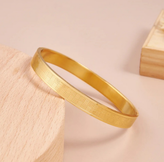 Zig Zag Line Bracelet For Men (7 Inch)