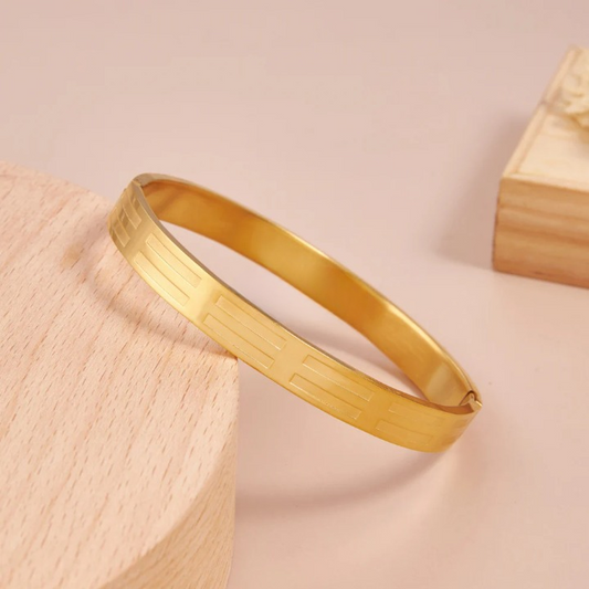 Minimalist Luxury Bracelet For Men (7 Inch)