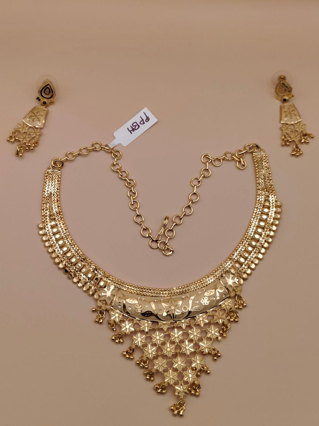 Traditional Antique Gold Plated Floral Choker Necklace Set with Earrings – Indian Ethnic Jewellery for Saree & Festive Wear