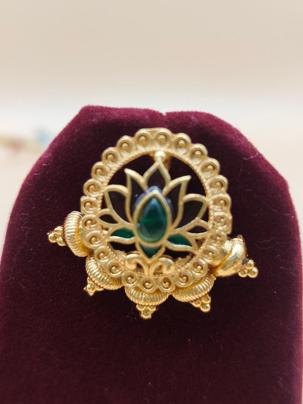 Antique Gold Temple Choker Necklace with Green Stone