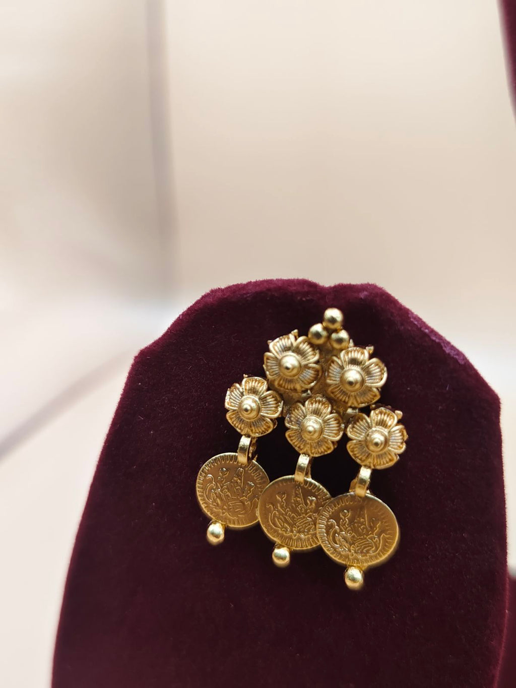 Antique gold-finish for a classic temple jewelry look