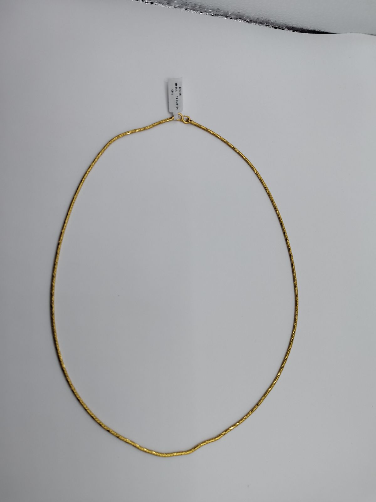 Minimal Gold-Tone Snake Chain