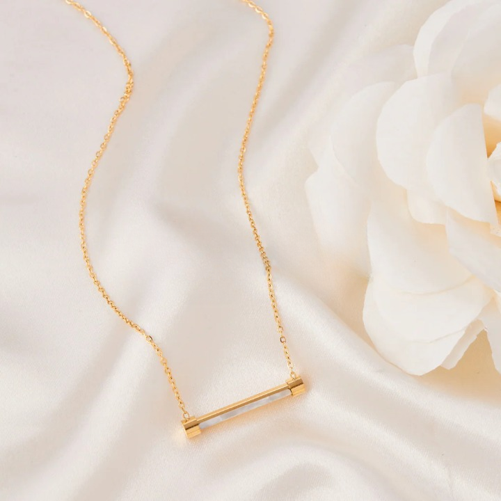 Shell Bar Pendant Necklace