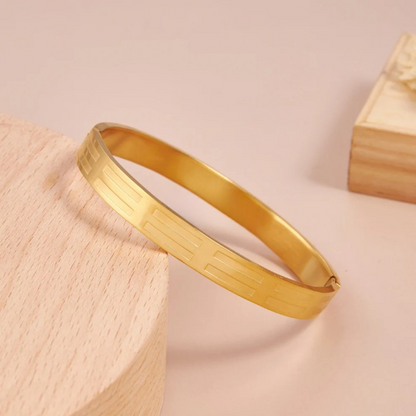 Minimalist Luxury Bracelet For Men (7 Inch)