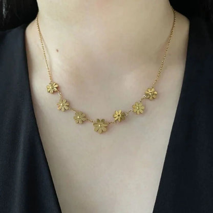 Gold Daisy Flower Necklace